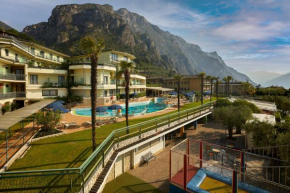 Гостиница Hotel Royal Village  Лимоне Дель Гарда